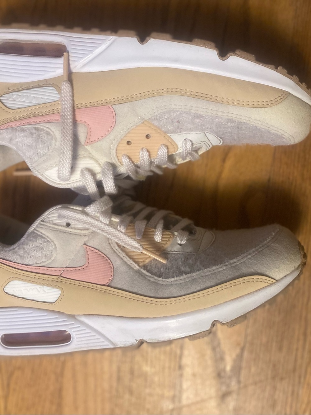 Nike Women’s Air Max 90